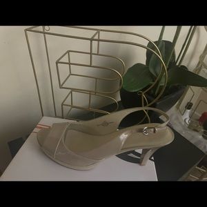 Nude brand new Nine West heels size 10
